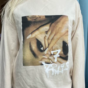 Ariana Grande tröja - Fin Ariana grande tröja från Hm.