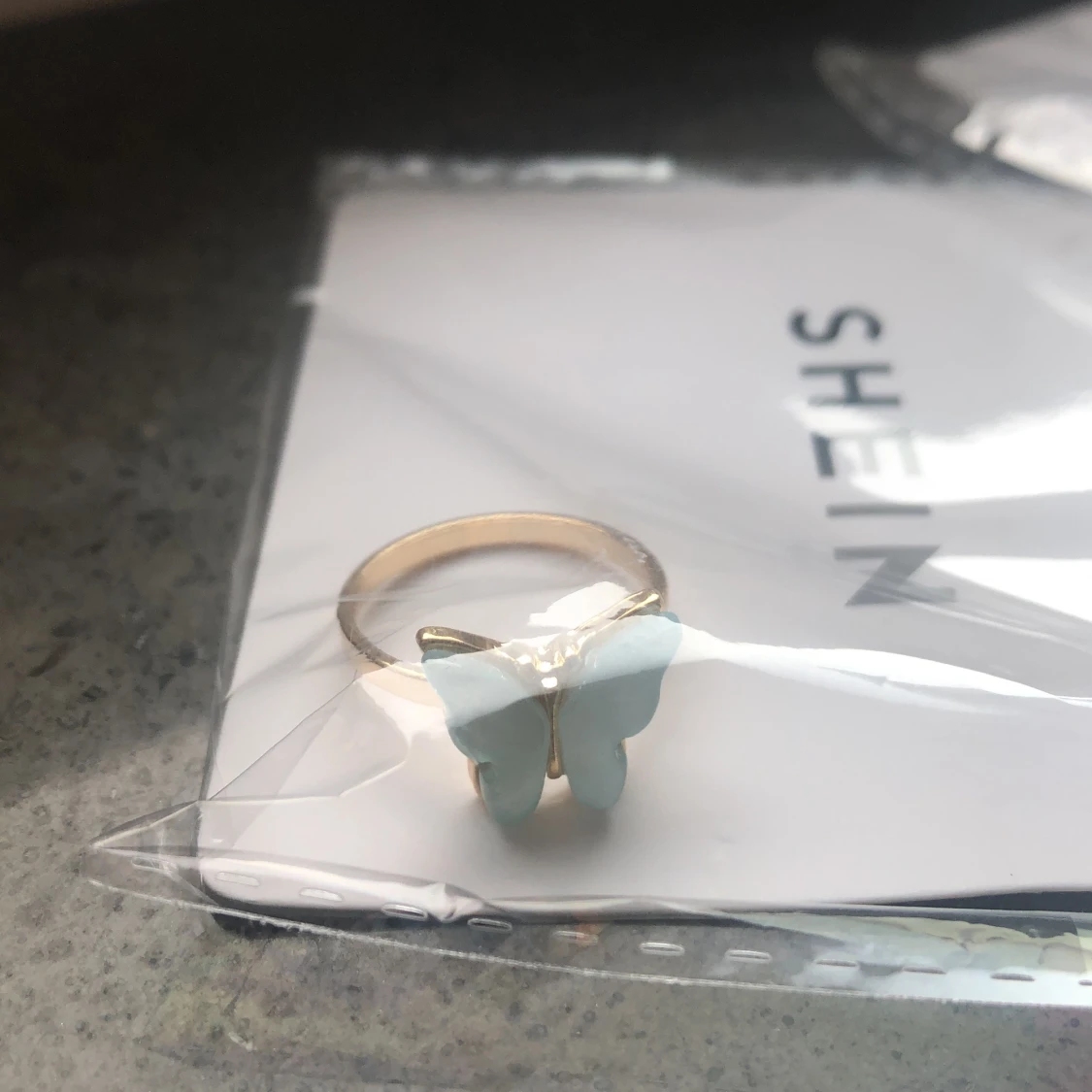 Ringar i färg ljus blå och vit  - 90