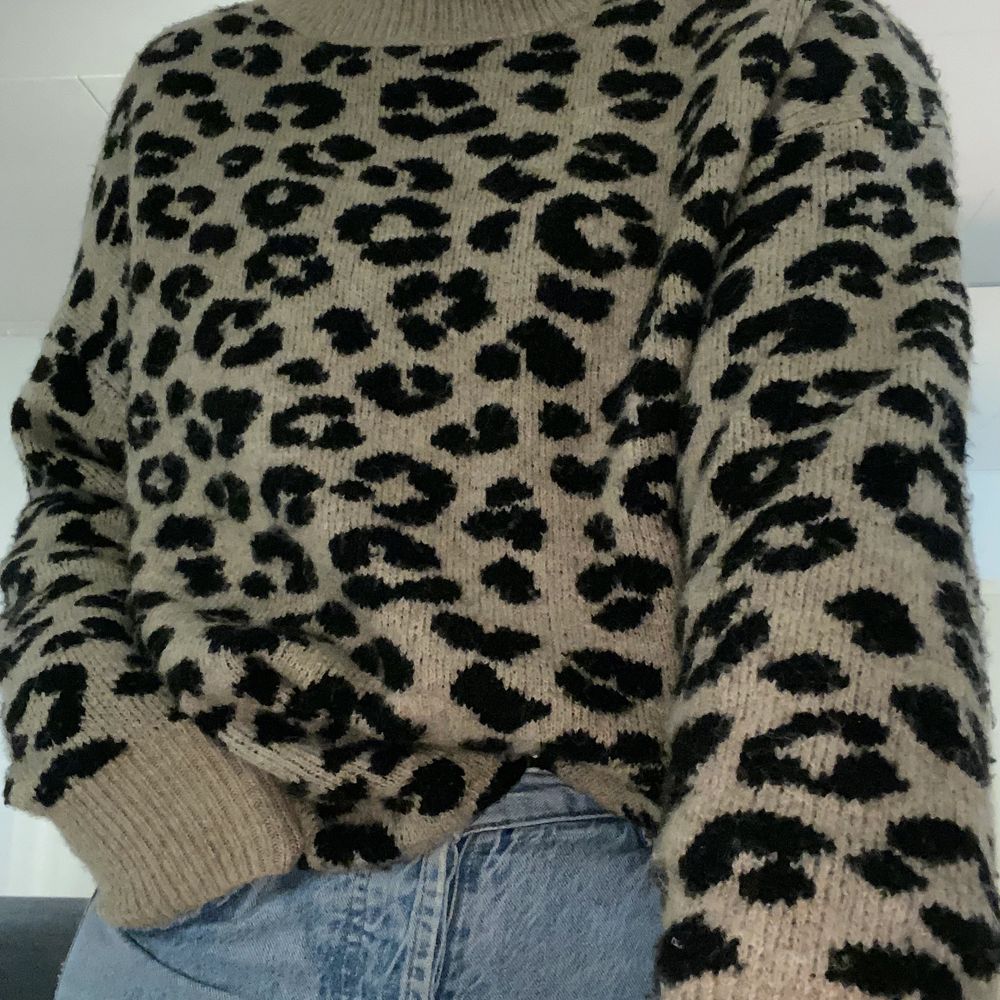 Leopardmönstrad stickad tröja | Plick Second Hand