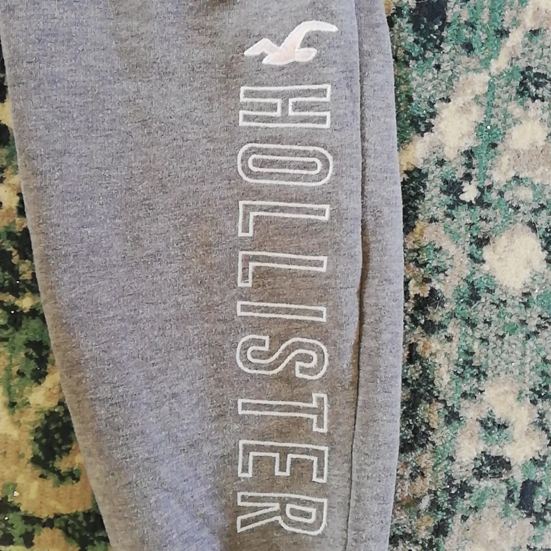 Mjukisbyxor från Hollister strl. M - 91