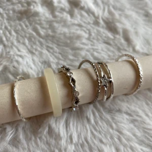 Ringar - Inte justerbara eller äkta. 60kr inklusive frakt💗
