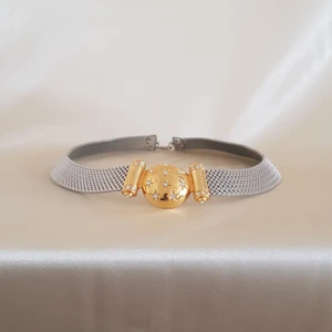 Halsband - Antikt inspirerat halsband i art deco stil💫Halsbandet är i väldigt fint skick.