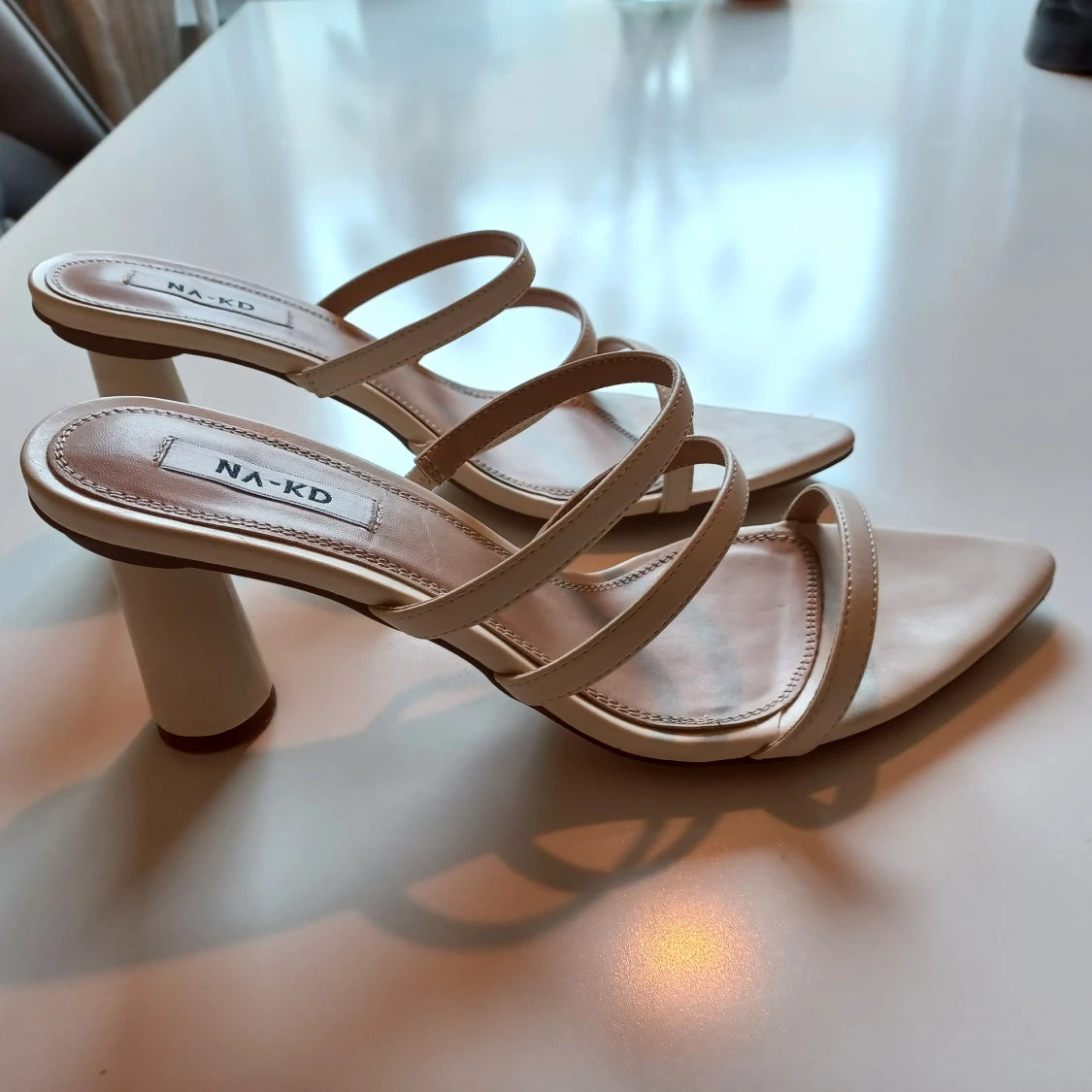 Skor från NA-KD - 90