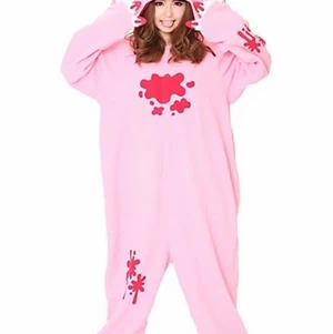 GLOOMY BEAR KIGURUMI  - Jätte mysig kigurumi med Gloomy bear! Perfekt kostym eller bara pyjamas, säljer då det inte är min stil längre. Knappt använd!