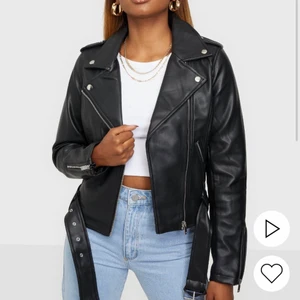 Skinnjacka - Skinnjacka från NELLY🖤  inte använd någon gång. Säljes pga fel beställning 