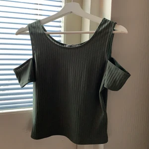 Tröja  - En grön tröja i bra skick