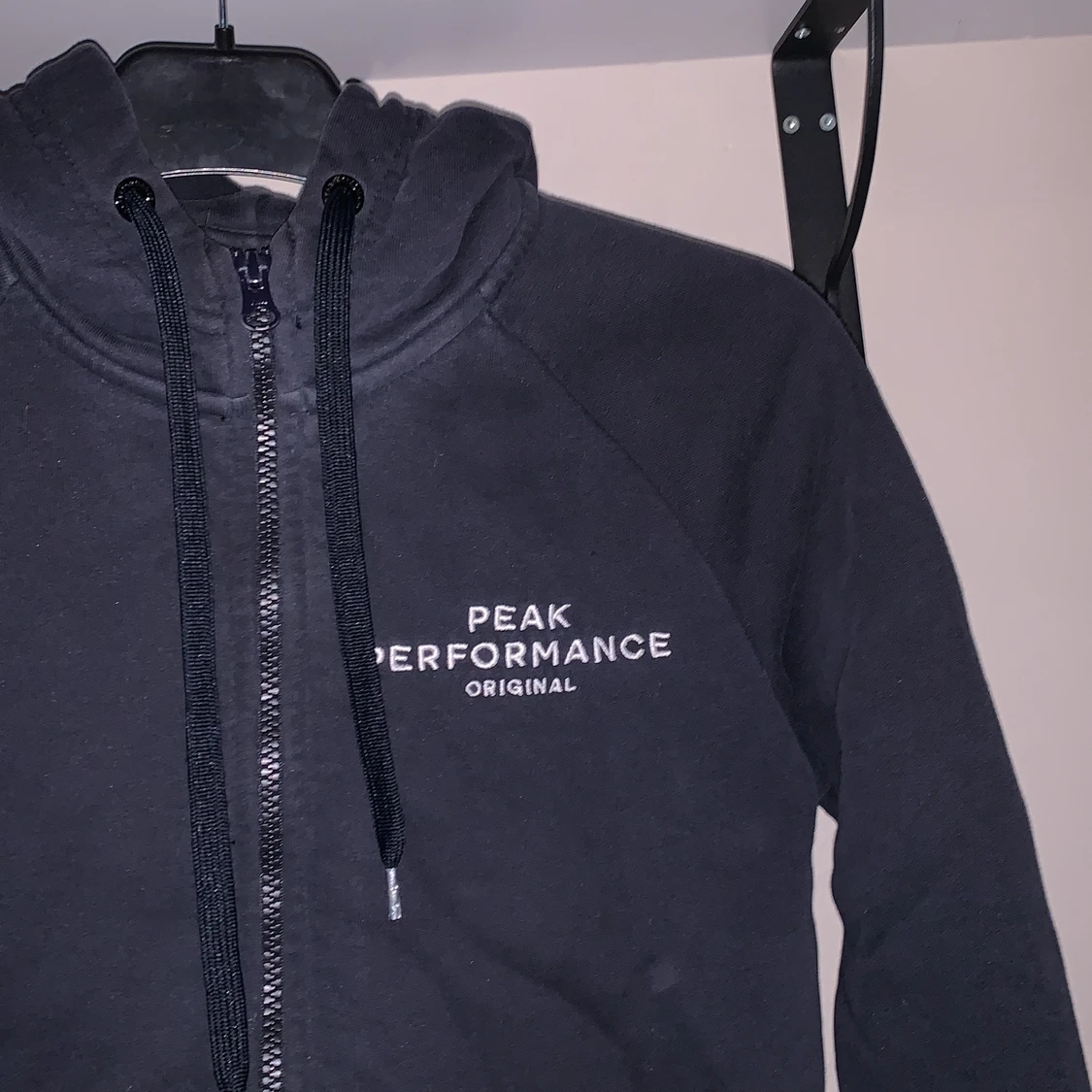 Peak Performance hoodie! - 90