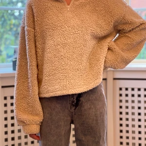 Nelly fluffig tröja  - Mysig tröja till vintern , använd 2-3 gånger , ifrån Nelly 