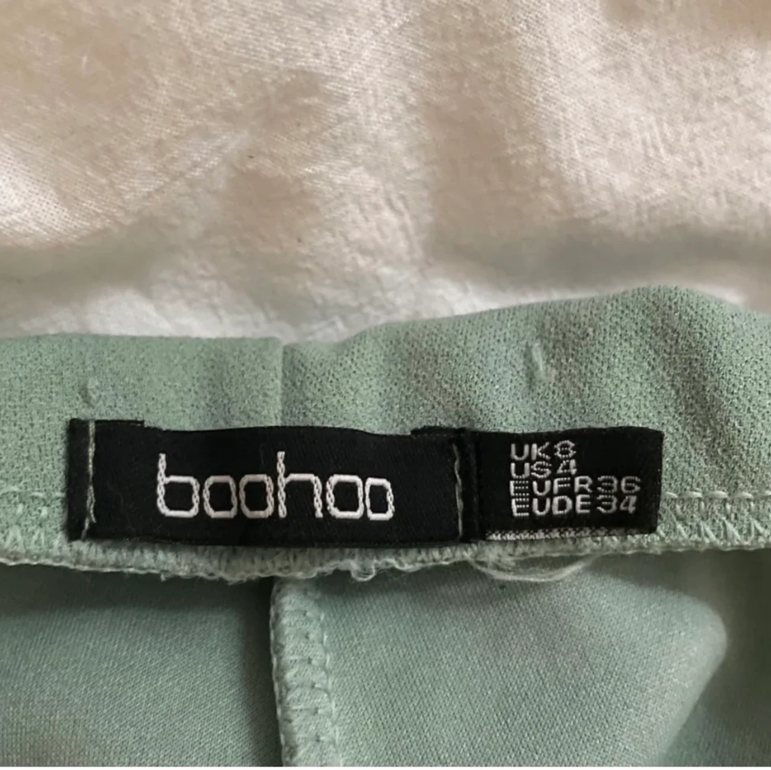 Gröna kostymbyxor från Boohoo - 90