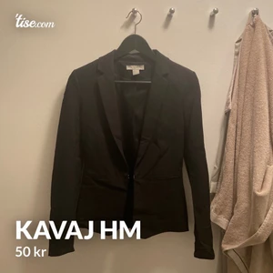 Kavaj hm xs  - Liten i storlek, figursydd kvinna.