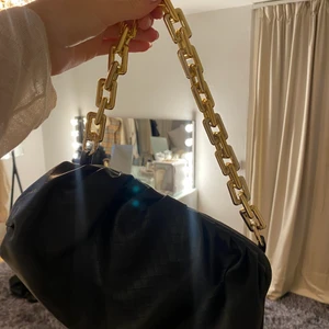 Superfin läderhandväska - Väska perfekt för fest!!