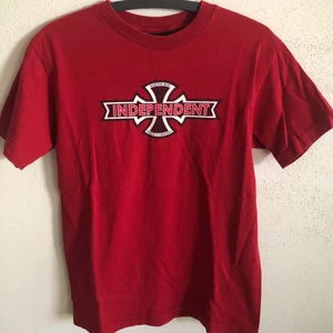Classic Independent Logo Skater Tee - Classic Vintage Independent Logo Skater T-Shirt  Size small, men’s fit.  Great condition, no flaws or damage.  DM if you need exact size measurements.    Buyer pays for all shipping costs. All items sent with tracking number.   No swaps, no trades, no offers.  