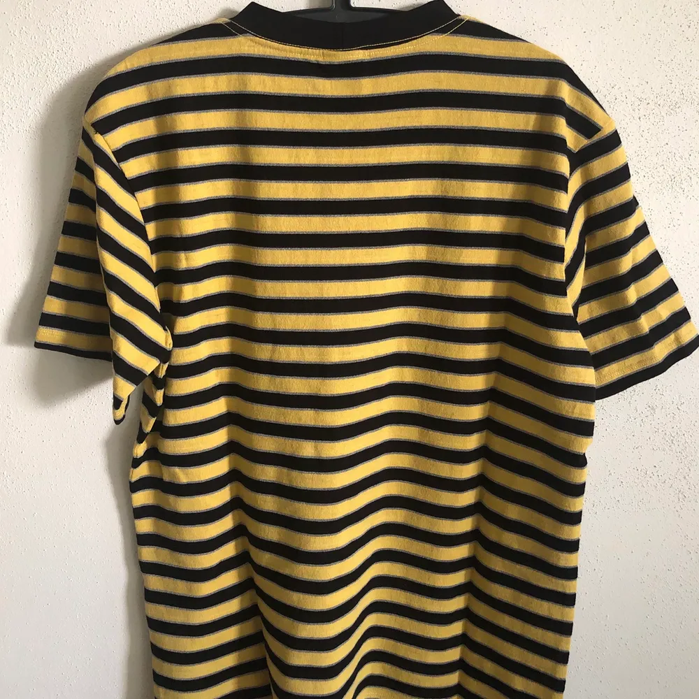 Unisex Guess Jeans x Places + Faces 3M Reflective Striped T-Shirt  Size medium, men’s size medium / large fit, slightly oversized.  Great condition, no flaws or damage.  DM if you need exact size measurements.    Buyer pays for all shipping costs. All items sent with tracking number.   No swaps, no trades, no offers. . T-shirts.