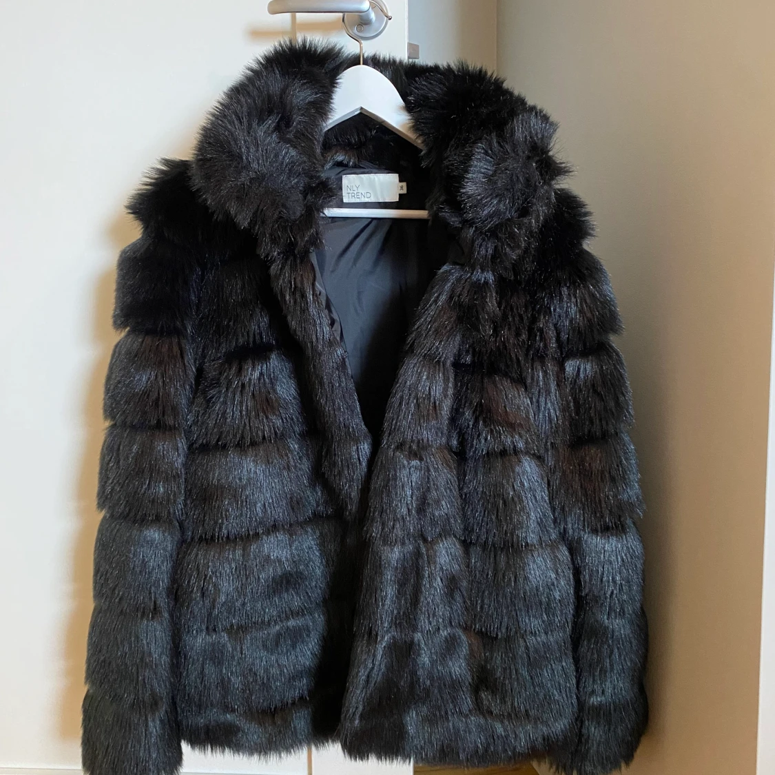 Svart pälsjacka - 90