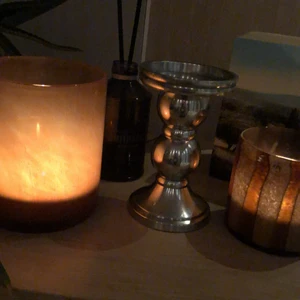 Ljusstake!! - En jätte fin dekoration till vardagsrummet! Eller vilket rum som helst! Denna är en super fin dekoration som den är men om man vill kan man ju också lägga i ett ljus om man känner för det!