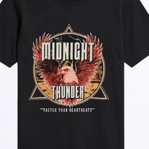 Ginatricot Tshirt storlek XS  - Tshirt från Ginatricot som inte längre finns kvar och säljs inte längre. Säljer för 50 kr💙💙