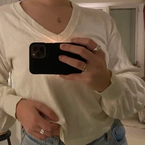 Tröja - Superfin tröja med ballong-ärmar. Bra skick, frakt tillkommer 🤍