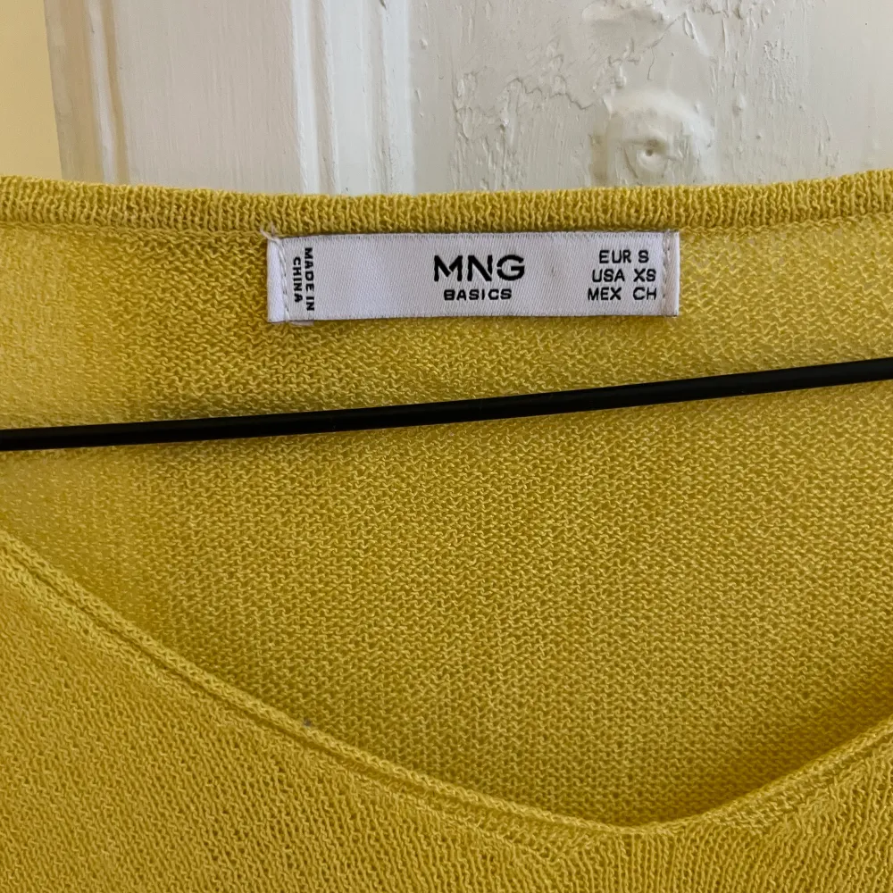 Mango shirt basic yellow. Skjortor.