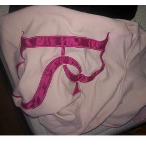 Liknar Victoria secret/juicy couture 