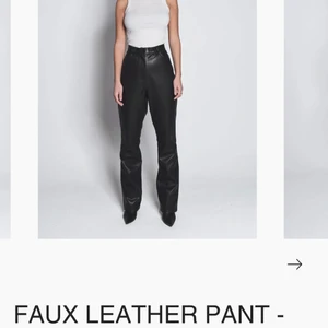 Lxa skinnbyxor  - Aldrig använda. Nypris 1099kr. Stl xxs men de är stora i storleken. Billigare vid snabb och smidig affär 