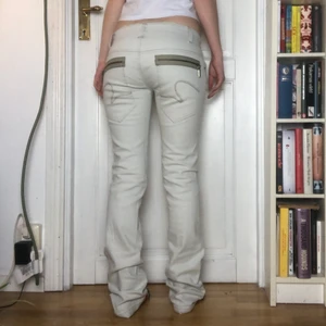 Lågmidjade jeans - Superfina grå/vita lågmidjade jeans från Vila💖 straightleg 