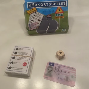 Körkort - Körkortsspel som är perfekt för dig som ska eller håller på att ta körkort. Ett roligt sätt att lära sig teorin🚙 50kr + frakt