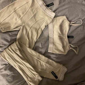 Lounge set helt nytt - Helt nytt lounge set med leggings, top och shorts Strl xs  nypris för allt är 930 säljer allt för 600, prislapparna sitter kvar Om man vill köpa enskilt kan man skicka så kan priset diskuteras 🤍🤍