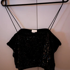 Topp från hm - Aldrig använd, paljetter 