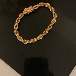 Cordell länk18k - Tja säljer nu länken då jag vill ha nått  endast byten  å bud de år 18 karat 21.5 cm