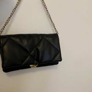 Steve Madde väska  - Väska med kort och långt band. Steve Madden. Aldrig använd. 