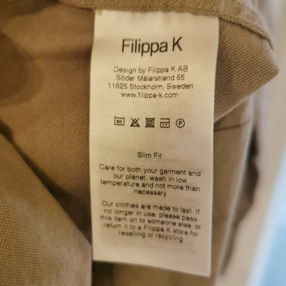 Filippa K skjorta slim fit, 100% cotton. Aldrig använd . Skjortor.