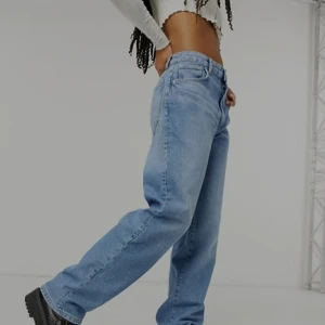 90's baggy jeans  - Super fina baggy 90's Jeans från bershka i storlek 38. Om de är många intresserade kan de bli budgivning.(köpt på asos) 