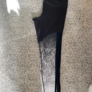 Träningstights HM stl S - Använda men i bra skick, frakt tillkommer