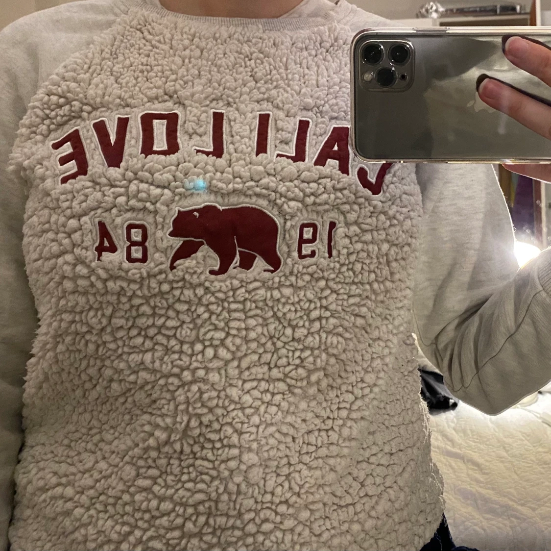 Sweatshirt