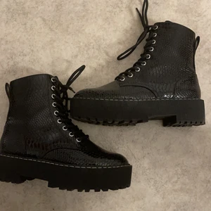 Skor - Superfina skor! Aldrig använda endast testade STL 38❤️ 100 kr +frakt