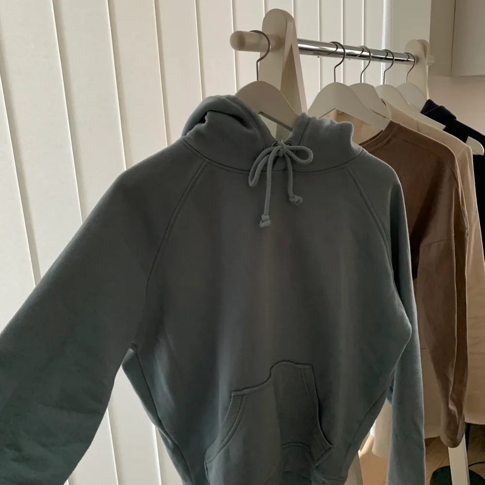 Väldigt fin blå hoodie från bikbok⭐️⭐️. Hoodies.