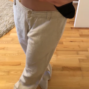 linnebyxor - Ett par linnebyxor i 100% linne. Väldigt bekväma. Säljer pga lite för stora för mig 