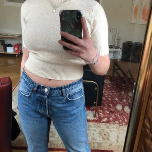 Topp från zara  - Söt topp från zara i storlek L men passar på mig som har storlek S/M, använd 2 gånger