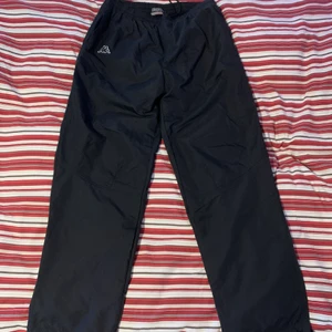 Överdragsbyxor strl XXL - Säljer överdragsbyxor i strl XXL, väldigt bra skick, använd 2 ggr. Kappa märket! 