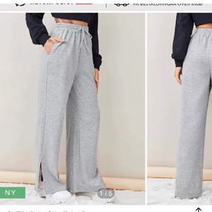 Säljer liknande dessa byxor ifrån shein i färgen grå. Storlek S. Tar kontanter kan mötas i Råcksta❤️ går även att byta