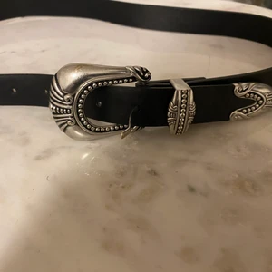 Säljer as coolt skärp - Säljer det här as coola skärpet då jag inte får användning för det längre!