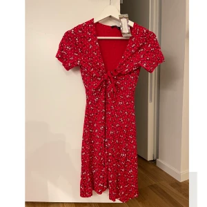 Sommarklänning  - Oanvänd! 