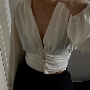 Topp - Superfin topp från Gina. Frakt tillkommer