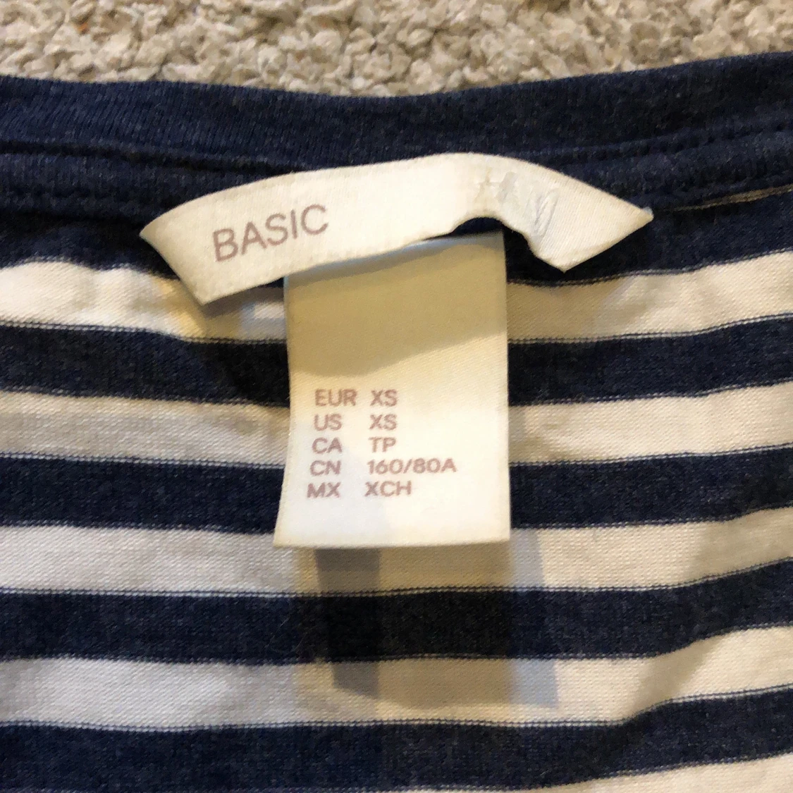 Svart-vit randig tisha - 91