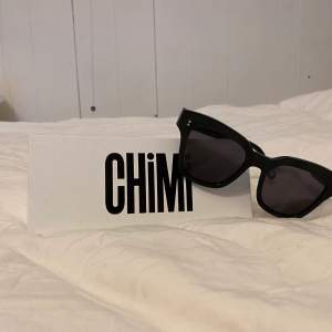 Snygga solglasögon från Chimi eye wear, modell 07, svarta. Nypris 1100 kr.  