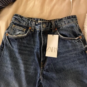 Jeans - Helt nya jeans från zara! Gratis frakt med frimärken eller 66kr spårbart! ❤️