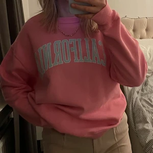 Sweatshirt - Har inte kommit till användning så är som ny