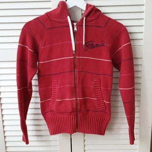 Peak performance tröja  - Peak performance slutsåld tröja, helt ny! Storlek XS men passar också för S