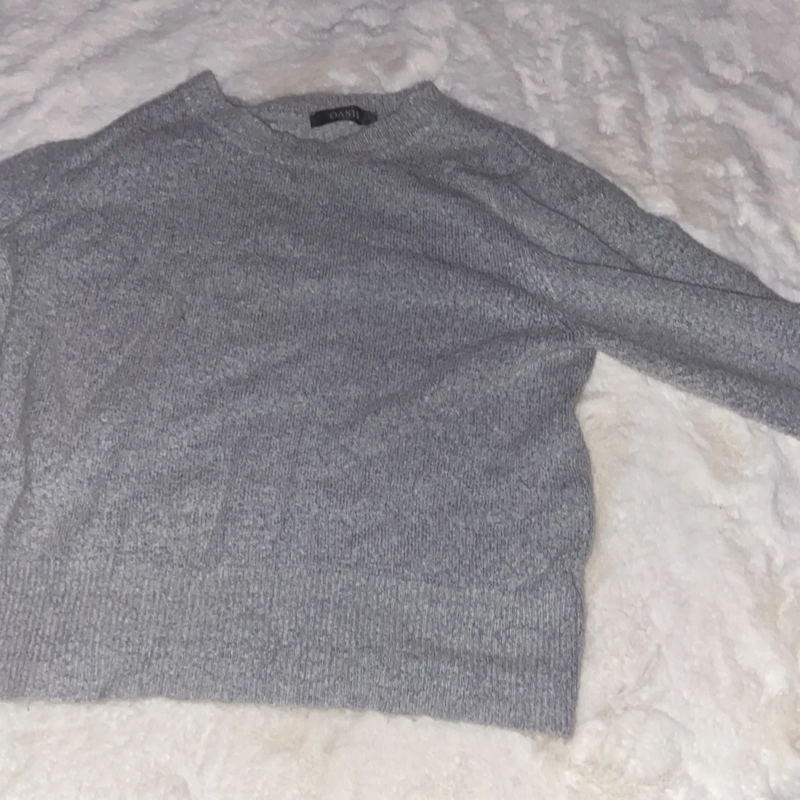 Mjuk skön grå tröja