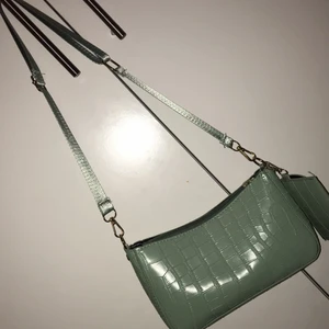 Fin väska med ett stort utrymmet  - Har aldrig använt, jättefin skick. P